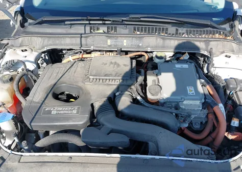 2016 Ford Fusion Energi Titanium from USA, damaged, VIN 3FA6P0SU6GR357415